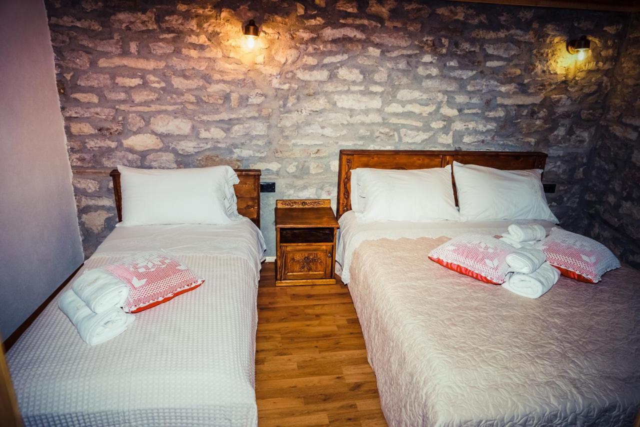 Medieval Rooms จีโรคาสเตอร์ ภายนอก รูปภาพ