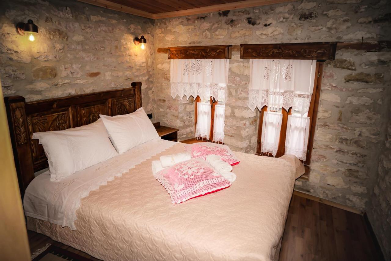 Medieval Rooms จีโรคาสเตอร์ ภายนอก รูปภาพ